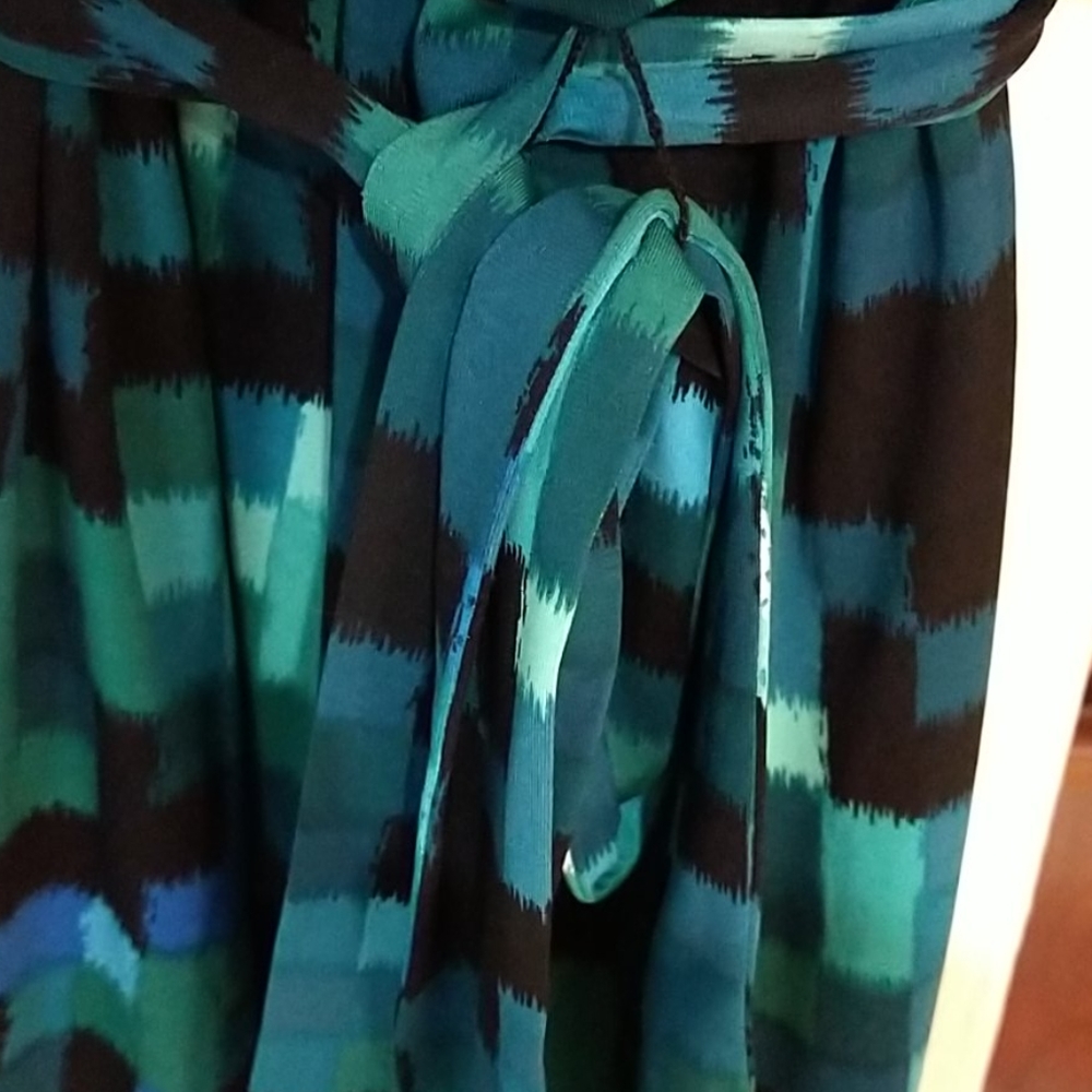 Dress - Picture 3 of 4